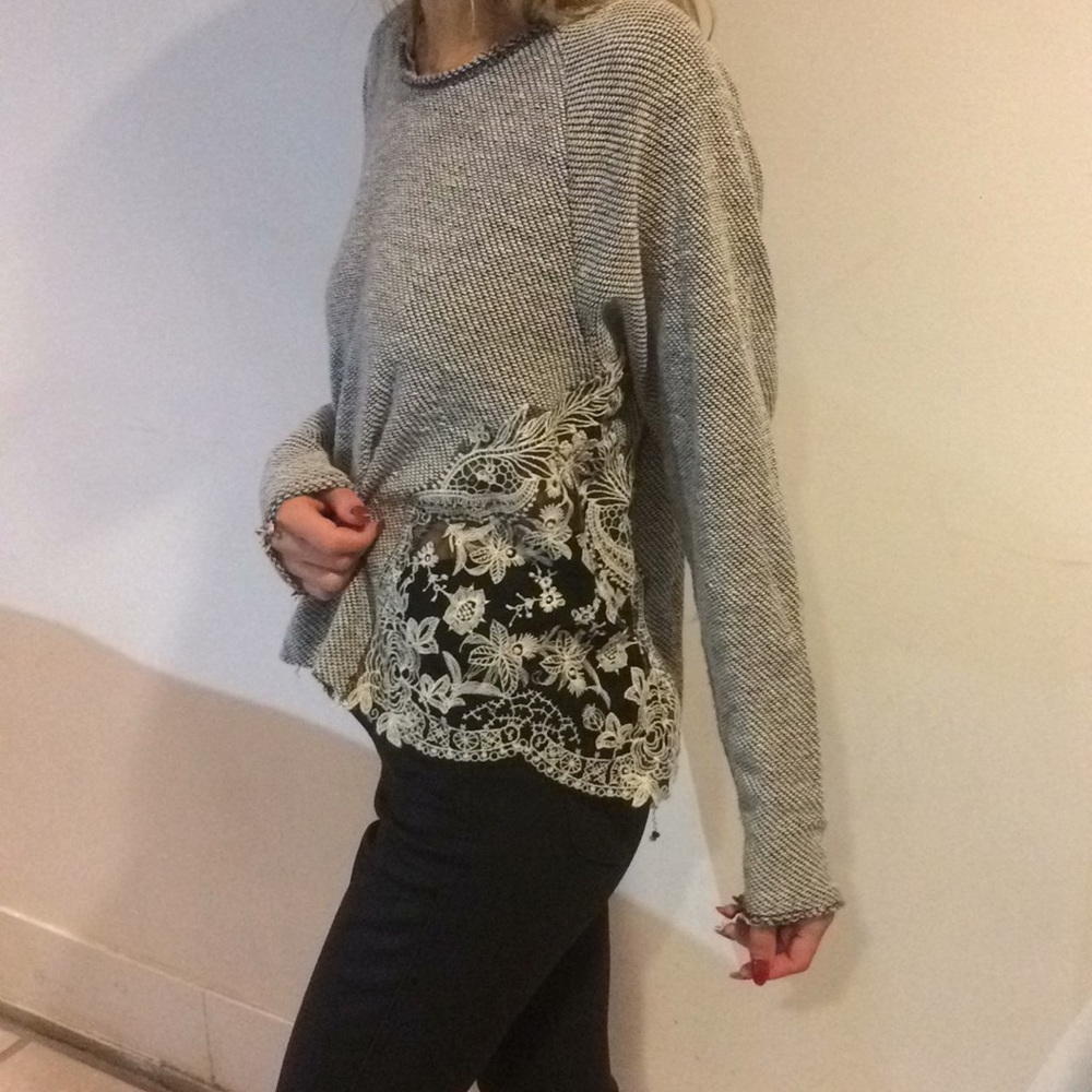 UO SWEATER